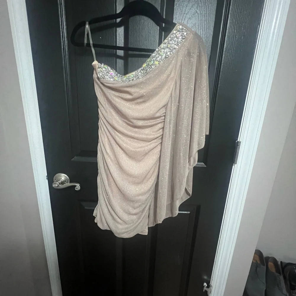 Brand- Emerald Sundae Small Gold dress from Estelle’s - Picture 5 of 5